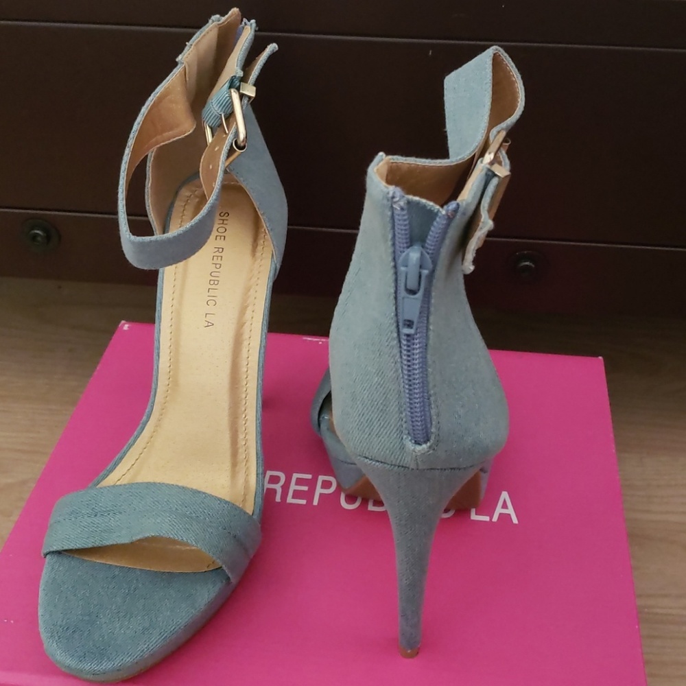 Eudora Style blue heels